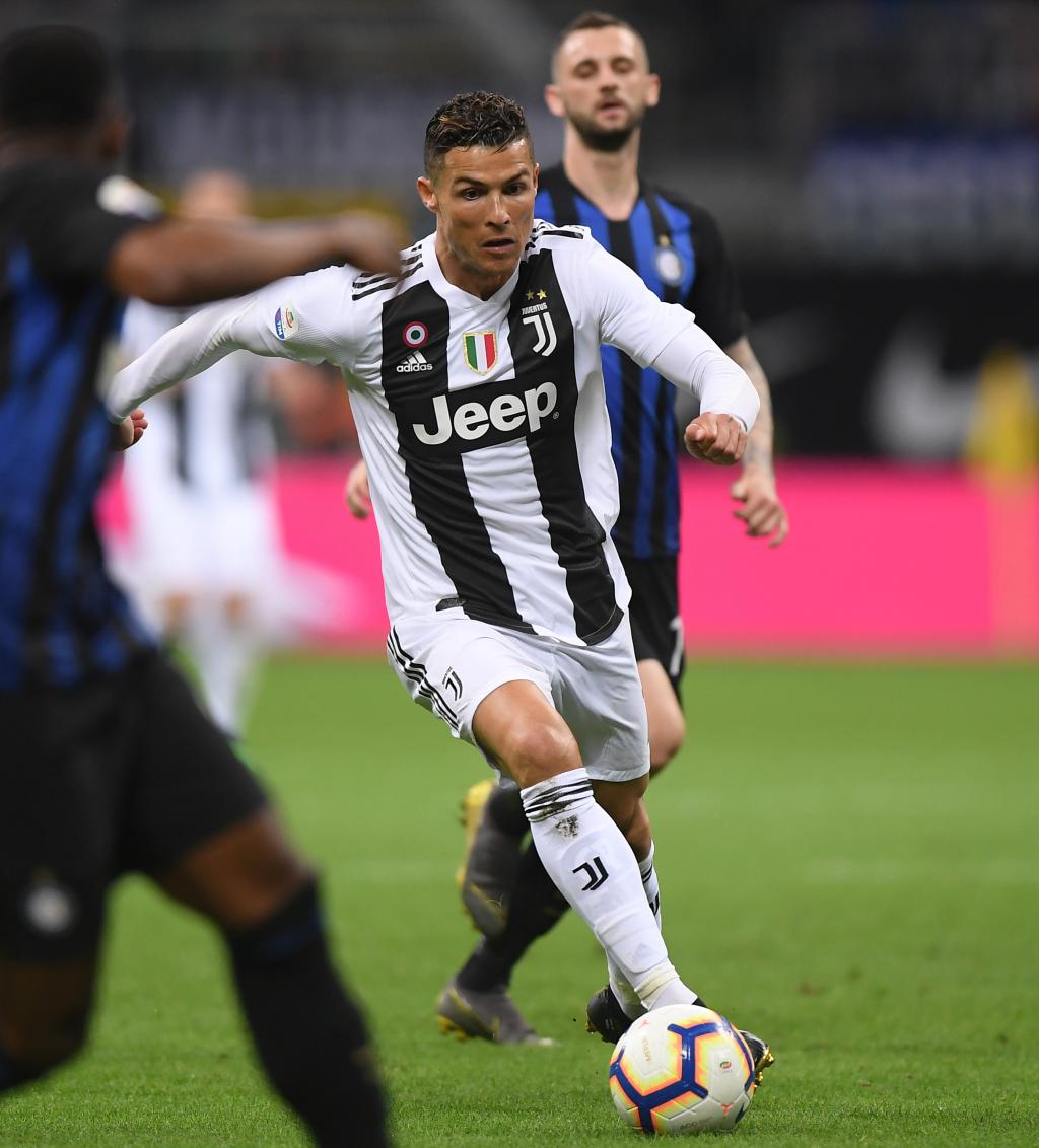 轰31分9板6助，詹姆斯又成历史首人！湖人拒连败一口气迎4大利好