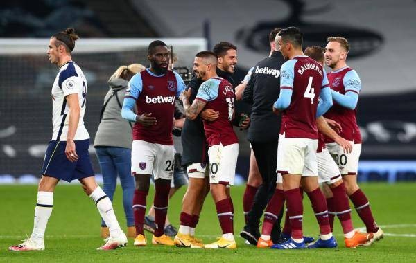 主动出击还是破罐子破摔？火箭后卫线难题背后的杜兰特坚守